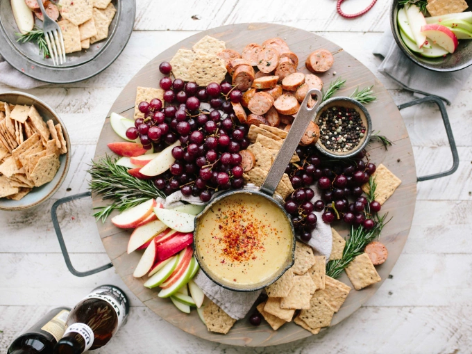 5 Decorating Ideas for Throwing an Outdoor Dinner Party