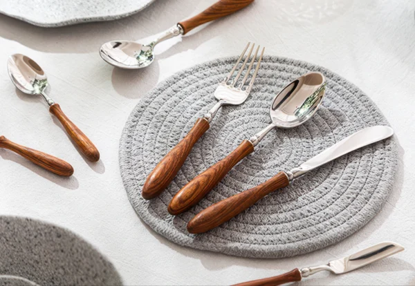 Amiens Mirror-Polished Wood Cutlery Set