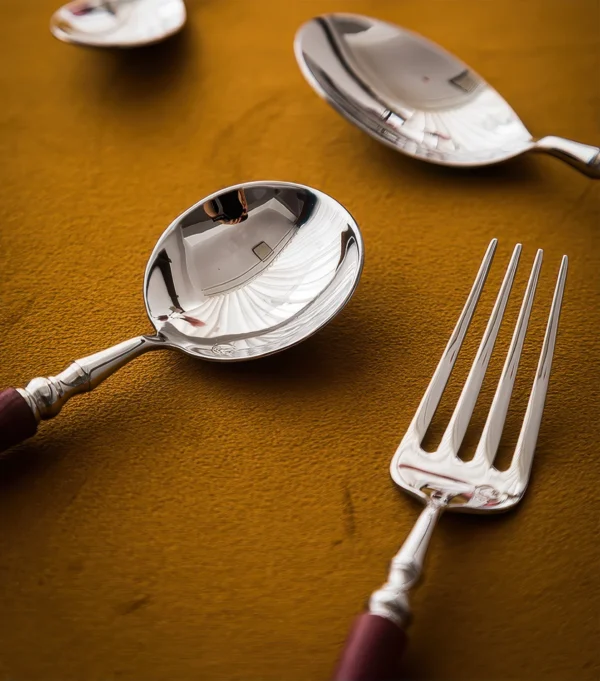 Avignon Mirror-Polished Wood Cutlery Set