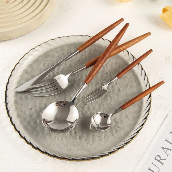 Nantes Tapered Wood Cutlery Set